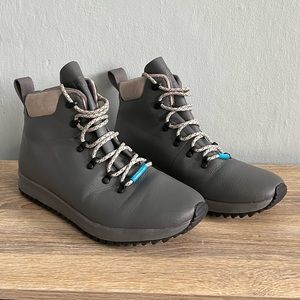 Native AP Apex Hiking Boots - 9